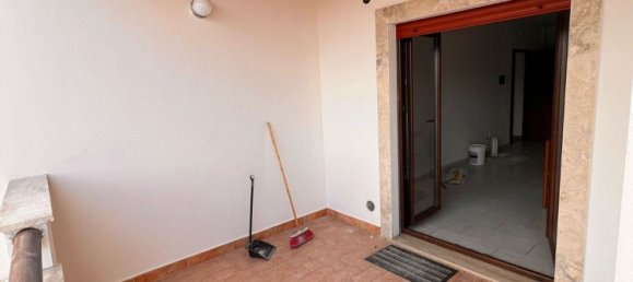 Apartamento de 3 dormitorios en Latina, Italy No. 348200 21