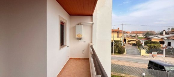 Apartamento de 3 dormitorios en Latina, Italy No. 348200 25