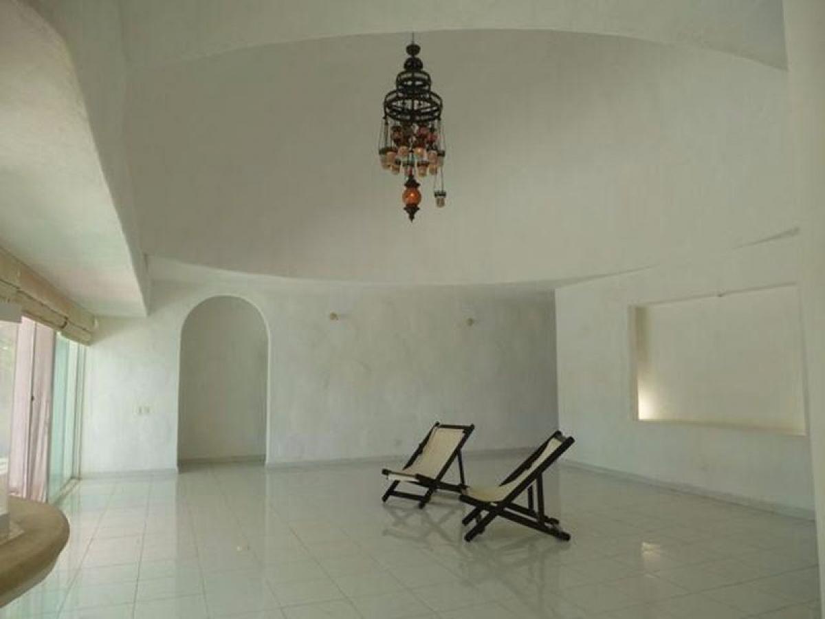 4 bedrooms House in Merida, Mexico No. 167112