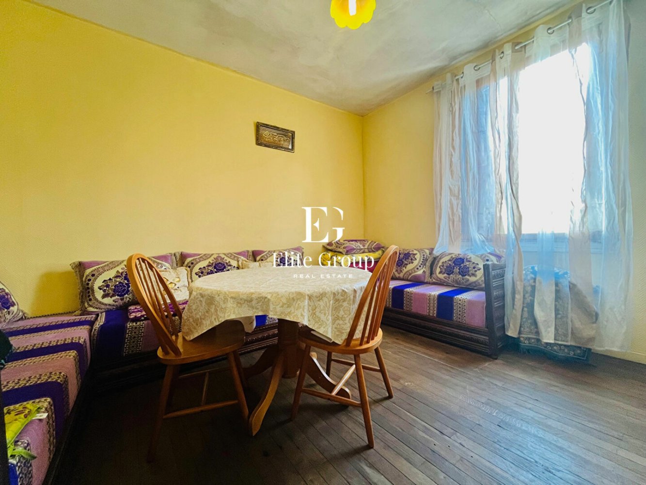 2 bedrooms House in Rochefort, France No. 282354