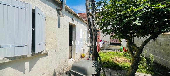 2 bedrooms House in Rochefort, France No. 282354 5