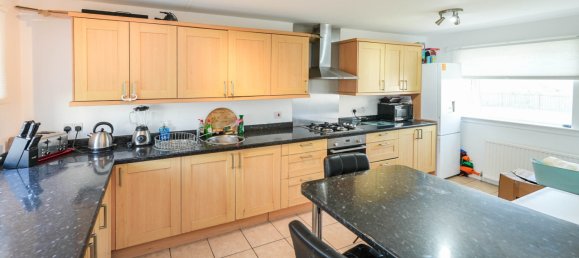 3 bedrooms House in Kilmarnock, United Kingdom No. 1833 8