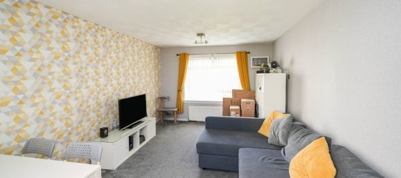 3 bedrooms House in Kilmarnock, United Kingdom No. 1833 3