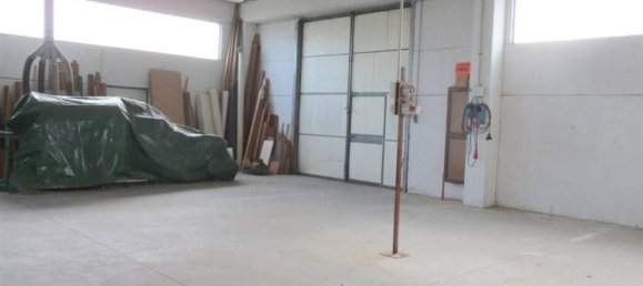 300m² Warehouse in Ostellato, Italy No. 65421 2