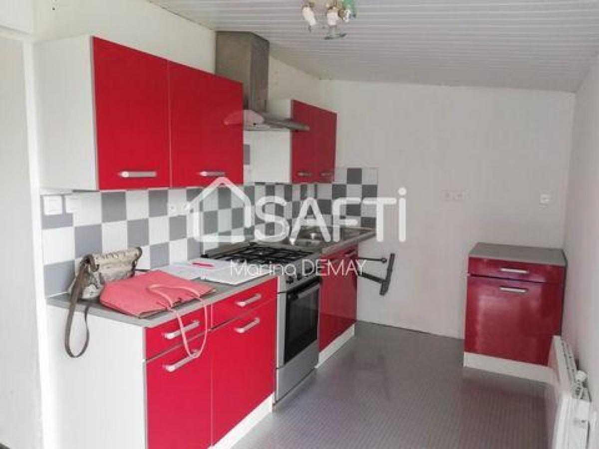 Casa de 3 dormitorios en Martinet, France No. 31001