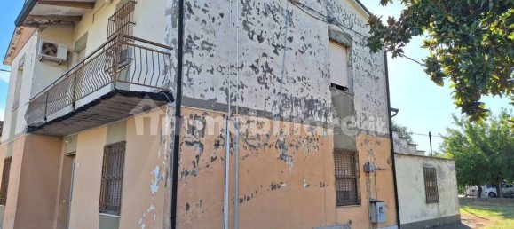 4 bedrooms House in Alfonsine, Italy No. 327240 31