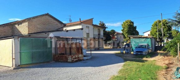 4 bedrooms House in Alfonsine, Italy No. 327240 13