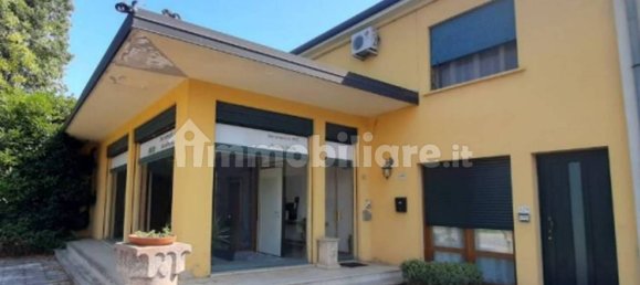 2 bedrooms Apartment in Cerea, Italy No. 360367 9