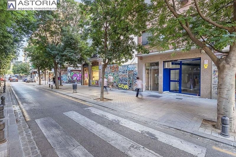  عقار تجاري في Granada, Spain 103متر مربع رقم 180146