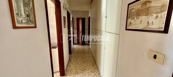 2 Schlafzimmer Wohnung in Naples, Italy, Nr. 345523 4