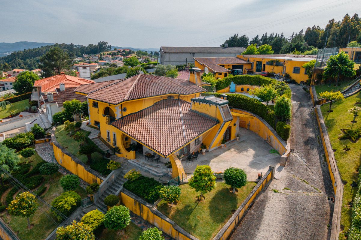 5 bedrooms House in Amarante, Portugal No. 187943