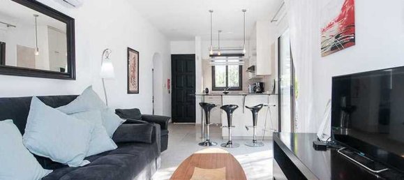 2 bedrooms Villa in Paphos, Cyprus No. 7004 6