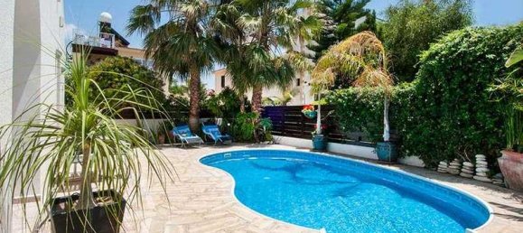 2 bedrooms Villa in Paphos, Cyprus No. 7004 2