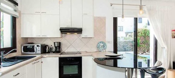 2 bedrooms Villa in Paphos, Cyprus No. 7004 8