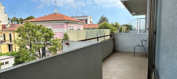 4 Schlafzimmer Wohnung in Pesaro, Italy, Nr. 326348 5