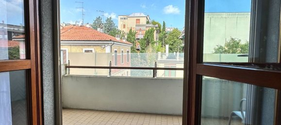 4 Schlafzimmer Wohnung in Pesaro, Italy, Nr. 326348 4