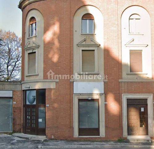 Propriété commerciale à Macerata, Italy 150m² No. 105927
