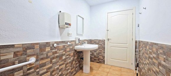 5 bedrooms Commercial property in Malaga, Spain No. 180144 17