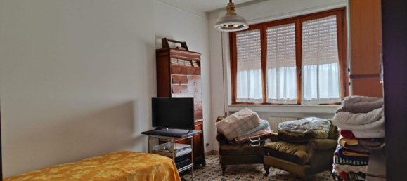 5 rooms Apartment in Carrara, Italy No. 27350 18