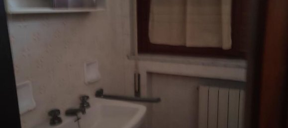 5 rooms Apartment in Carrara, Italy No. 27350 2