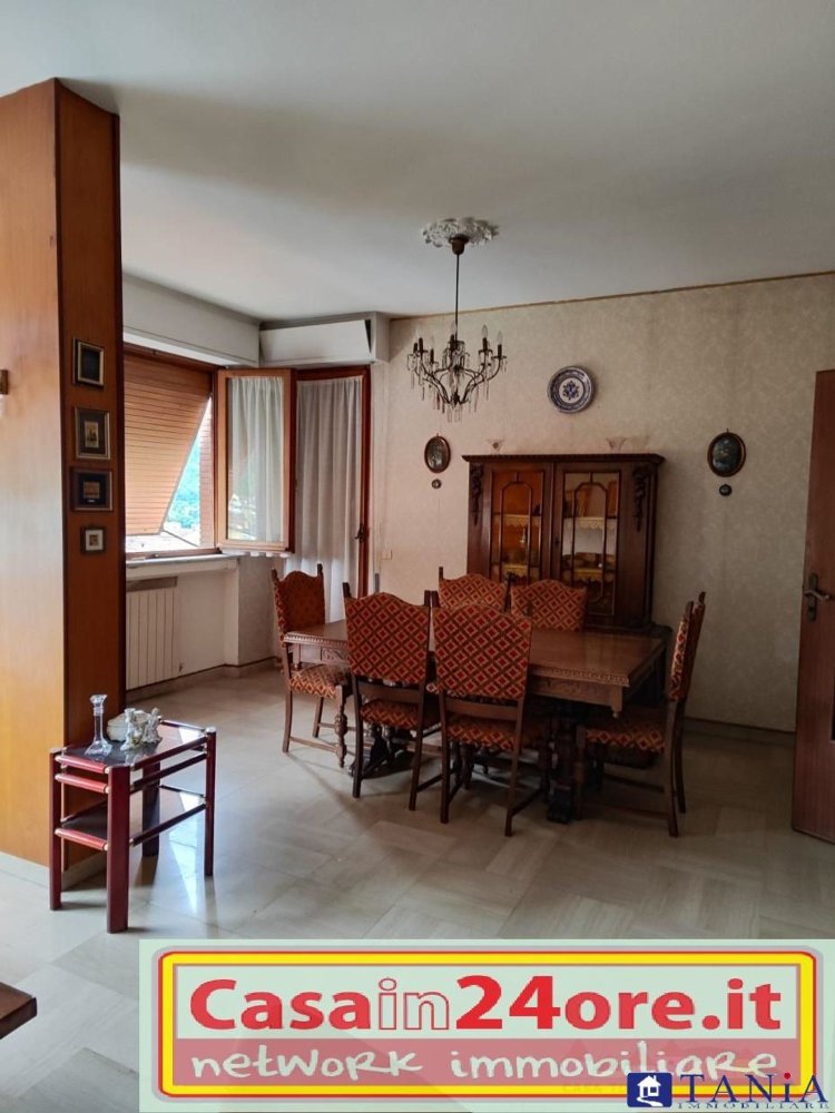 5 rooms Apartment in Carrara, Italy No. 27350