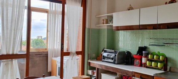 5 rooms Apartment in Carrara, Italy No. 27350 3