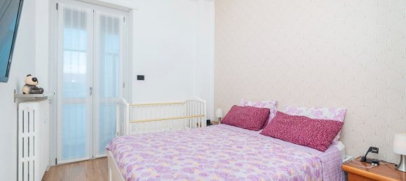 3 bedrooms Apartment in Turin, Italy No. 339622 9