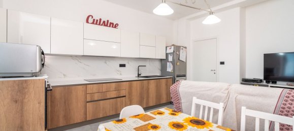 3 bedrooms Apartment in Turin, Italy No. 339622 5