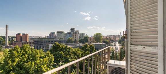 3 bedrooms Apartment in Turin, Italy No. 339622 2