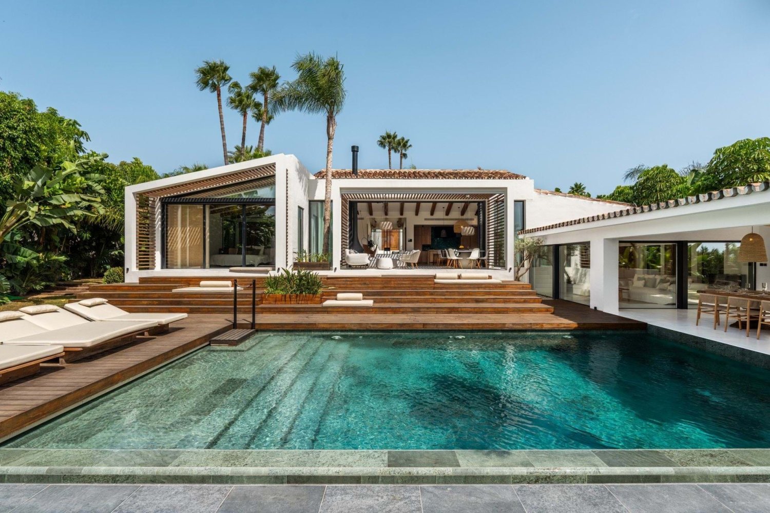 5 bedrooms Villa in Marbella, Spain No. 105792