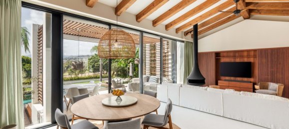 5 bedrooms Villa in Marbella, Spain No. 105792 22