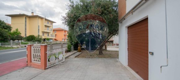 23 rooms House in Mondolfo, Italy No. 2257 58