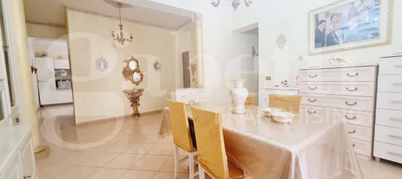 4-Zimmer Wohnung in Palermo, Italy, Nr. 321120 2