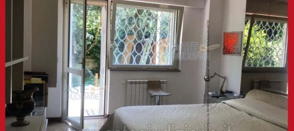 5 bedrooms Apartment in Rome, Italy No. 330864 4