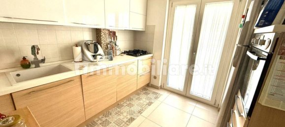 Apartamento de 2 dormitorios en Bari, Italy No. 374456 3