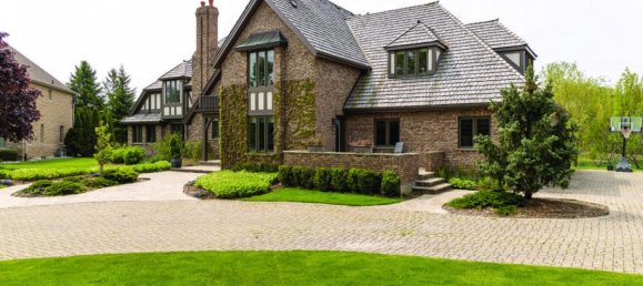 6 bedrooms House in Waterloo, Canada No. 818 3