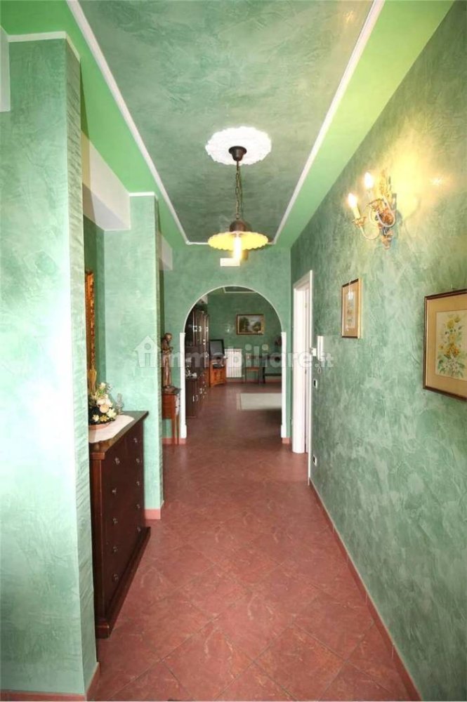 7 bedrooms Apartment in Canistro, Italy No. 170696