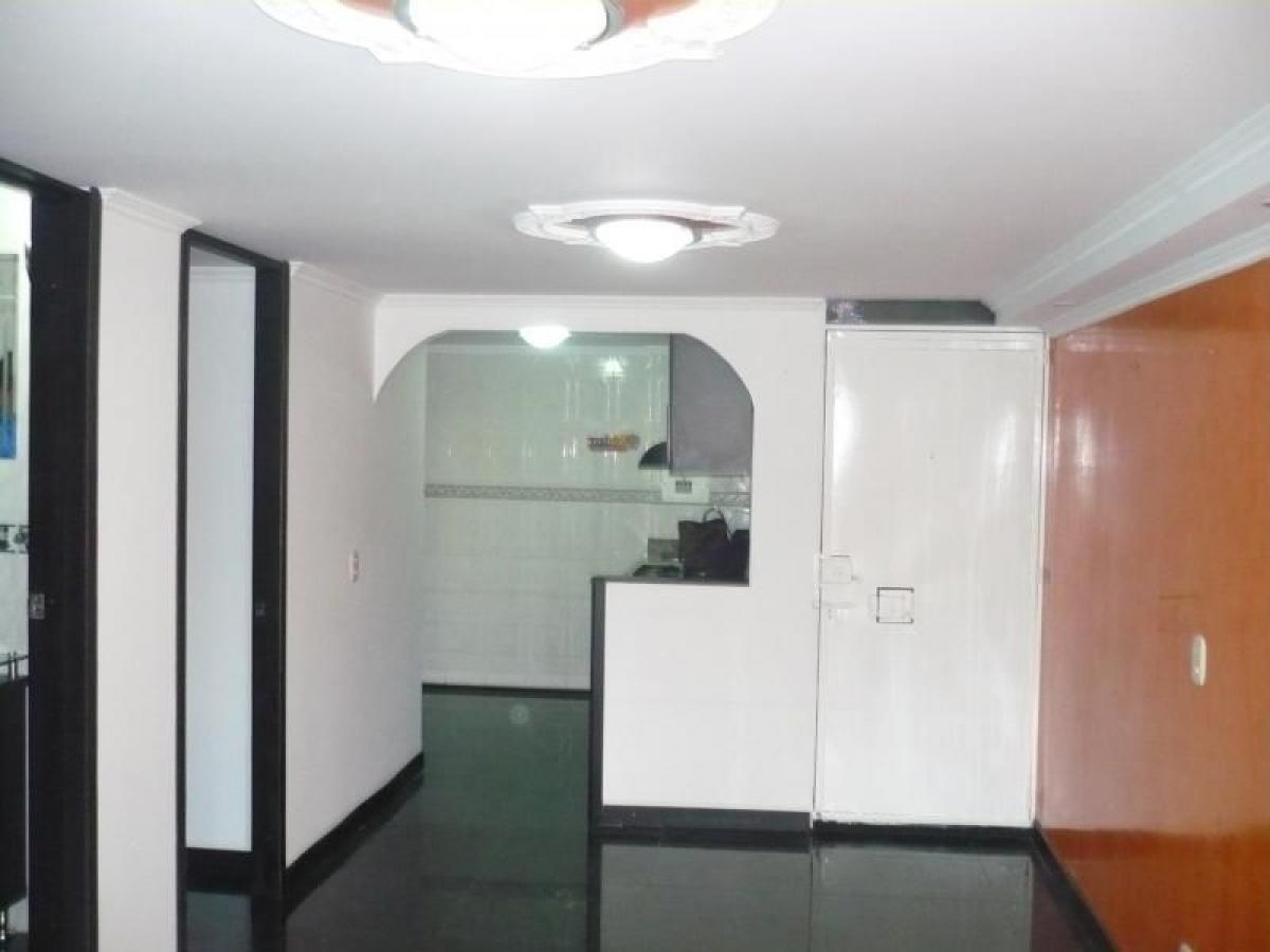 Casa de 2 dormitorios en Bogotá, Colombia No. 9766