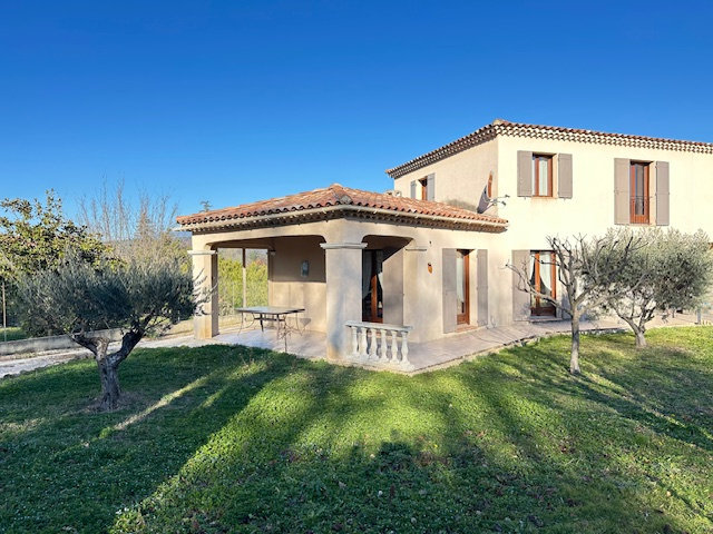 3 غرف نوم فيلا في Malemort-du-Comtat, France رقم 198255