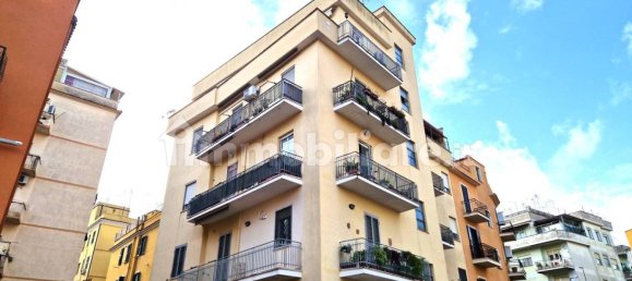 Квартира с 2 спальнями в Рим, Италия № 26903 40