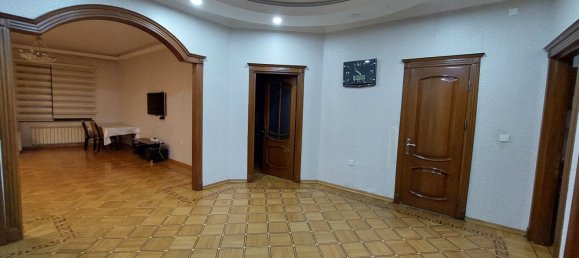 3 bedrooms Apartment in Baku, Azerbaijan No. 1812 8
