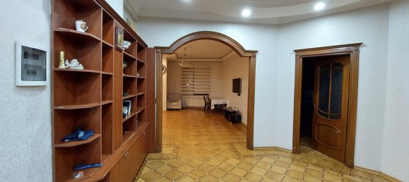 3 bedrooms Apartment in Baku, Azerbaijan No. 1812 6