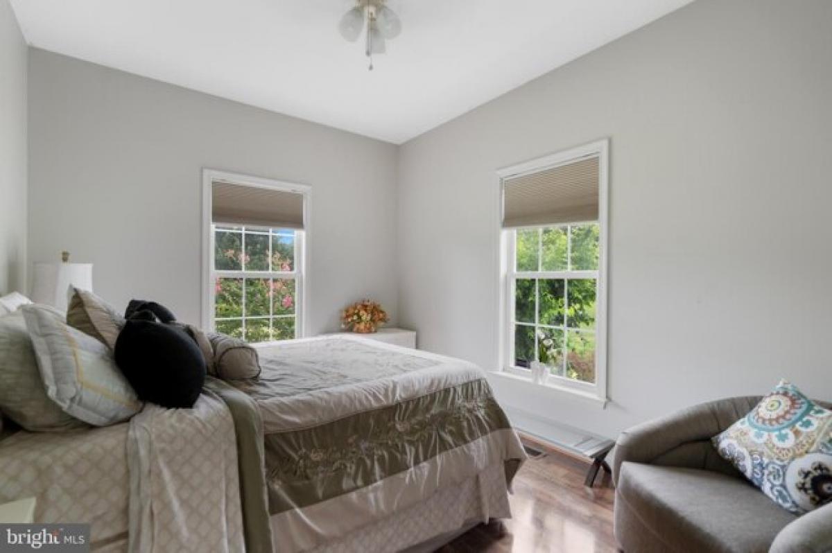 5 bedrooms House in Bealeton, USA No. 439309