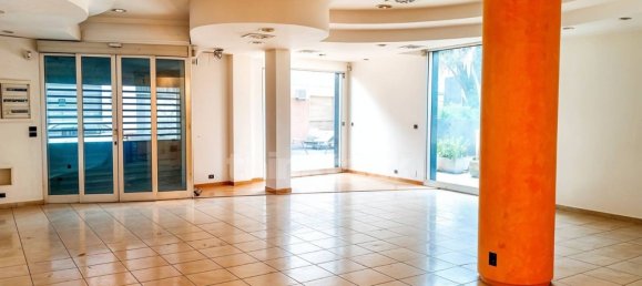 Коммерческая недвижимость 125м² в Катания, Италия № 42063 5