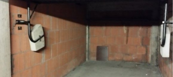 مرآب في Strasbourg, France رقم 322670 2