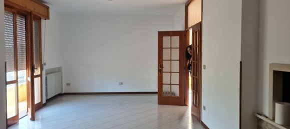 5 rooms House in Montescudo Monte Colombo, Italy No. 5764 11