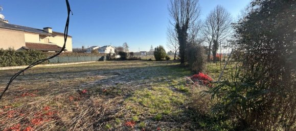 682m² Land in Campodoro, Italy No. 89017 2