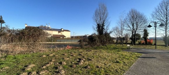 682m² Land in Campodoro, Italy No. 89017 4