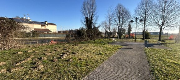 682m² Land in Campodoro, Italy No. 89017 5