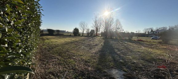 682m² Land in Campodoro, Italy No. 89017 7